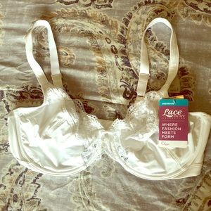 NWT Olga “Lace Escape” Unlined Bra, 40D